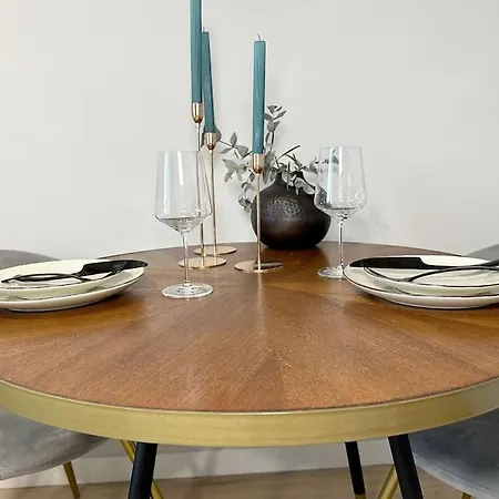 Neu & Schick: Kueche Inkl. Kaffee Dresden